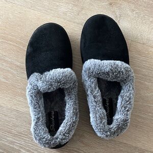 Skechers Black Slip-On Slippers with Gray Faux Fur Collar
